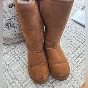 Tall Chestnut Uggs - size 8